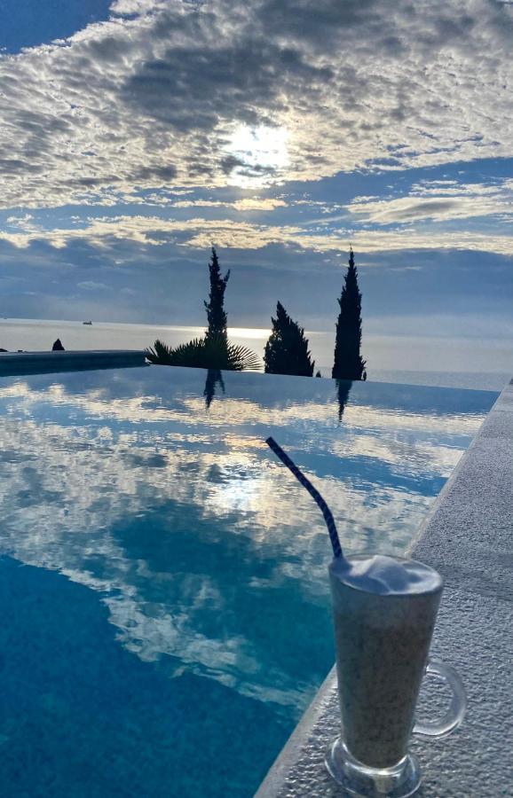 Villa Lovran - 150M To The Beach - Infinity Pool - Incredible Sea View - Fitness Room Bagian luar foto