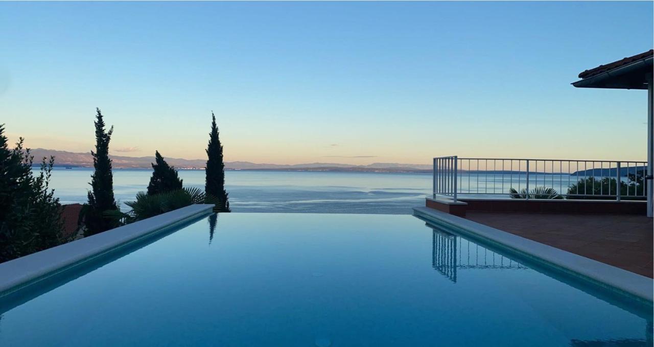 Villa Lovran - 150M To The Beach - Infinity Pool - Incredible Sea View - Fitness Room Bagian luar foto