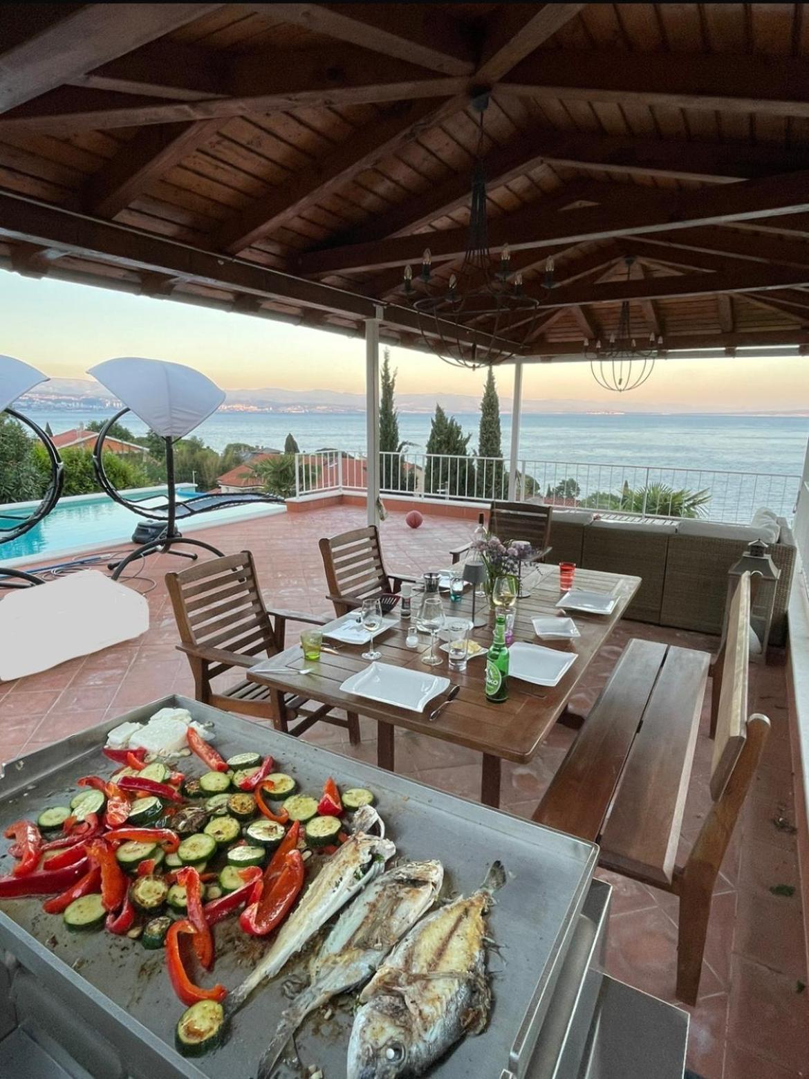 Villa Lovran - 150M To The Beach - Infinity Pool - Incredible Sea View - Fitness Room Bagian luar foto