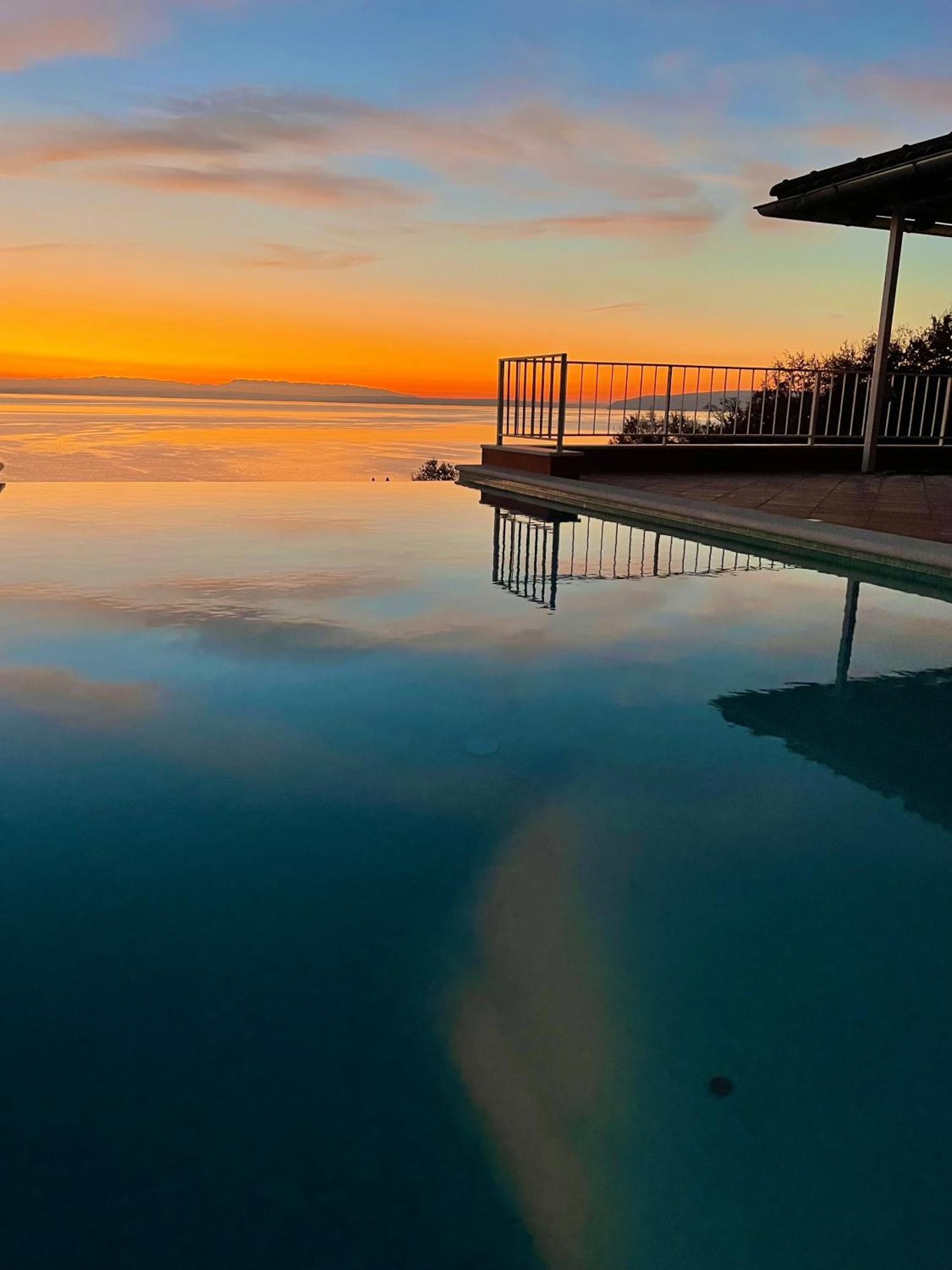 Villa Lovran - 150M To The Beach - Infinity Pool - Incredible Sea View - Fitness Room Bagian luar foto